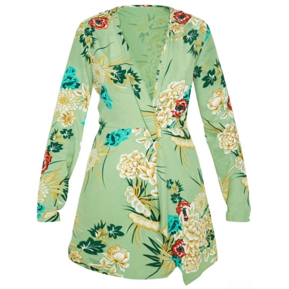 PrettyLittleThing Sage Green Printed Long Sleeve Wrap Dress 12 - Picture 4 of 12